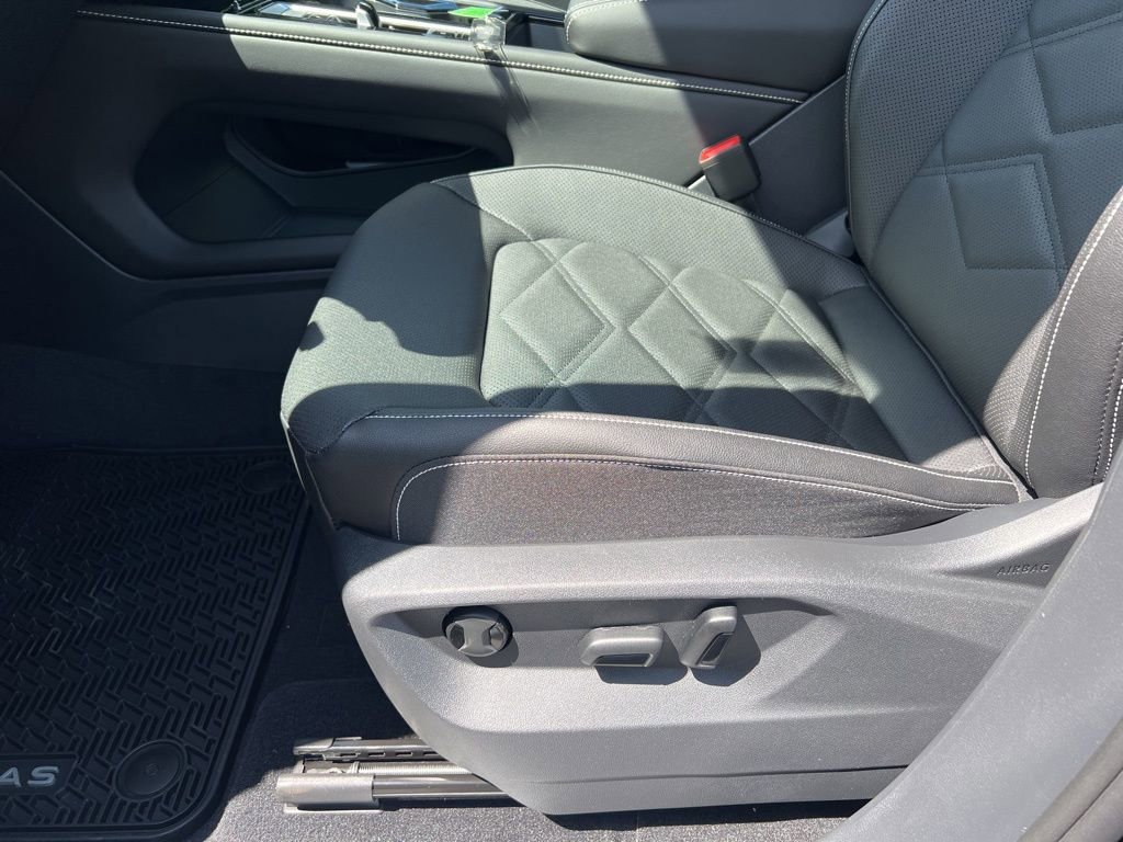 New 2026 Volkswagen Atlas SE image 16