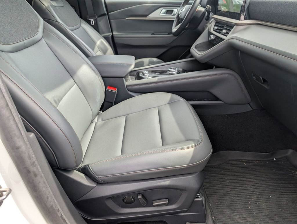 New 2025 Ford Explorer Active w/ Active Comfort Package image 53