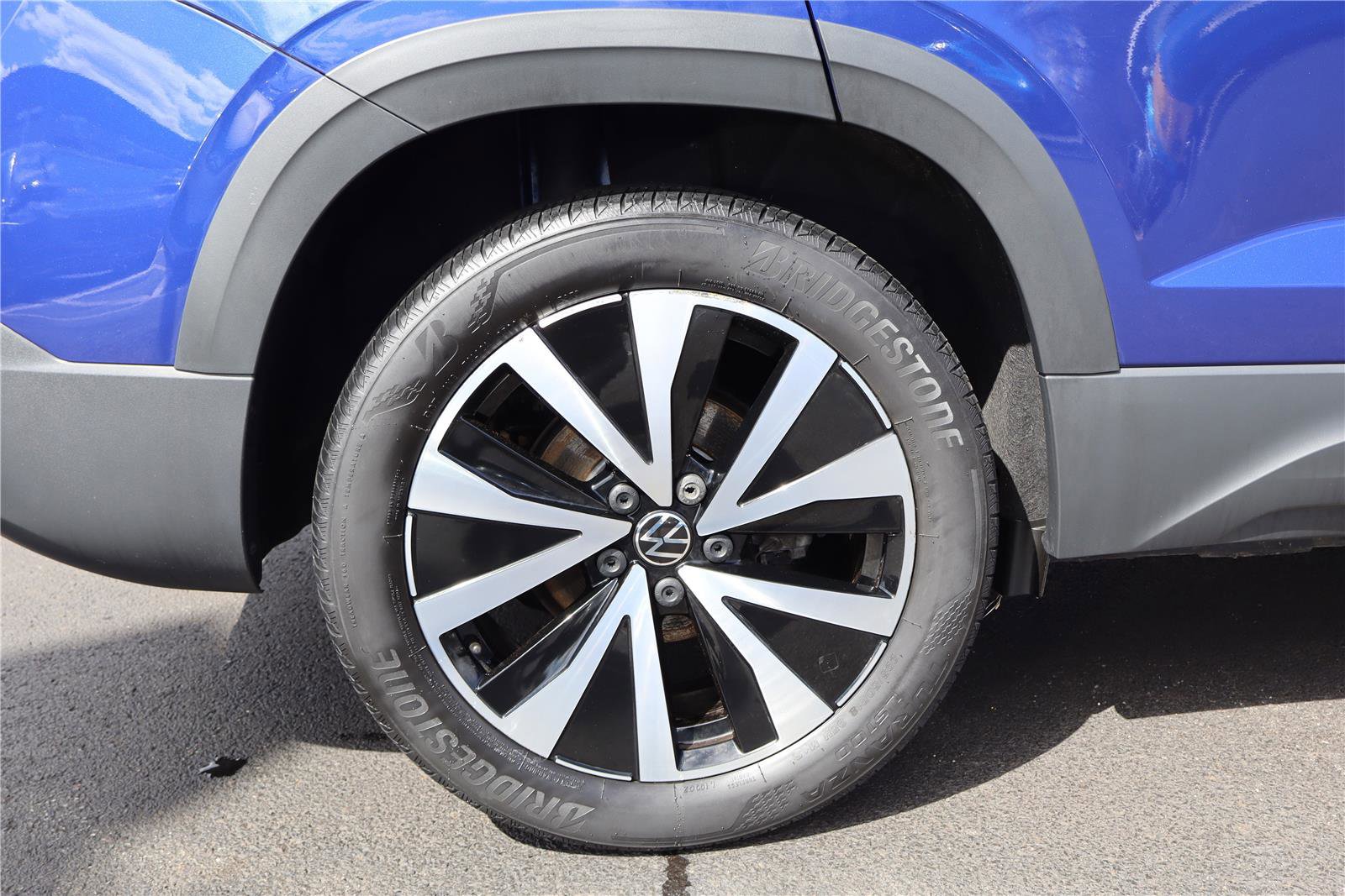 Certified 2023 Volkswagen Taos SE image 11