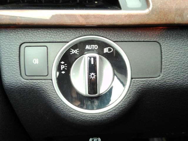 Used 2012 Mercedes-Benz E 350 4MATIC image 32