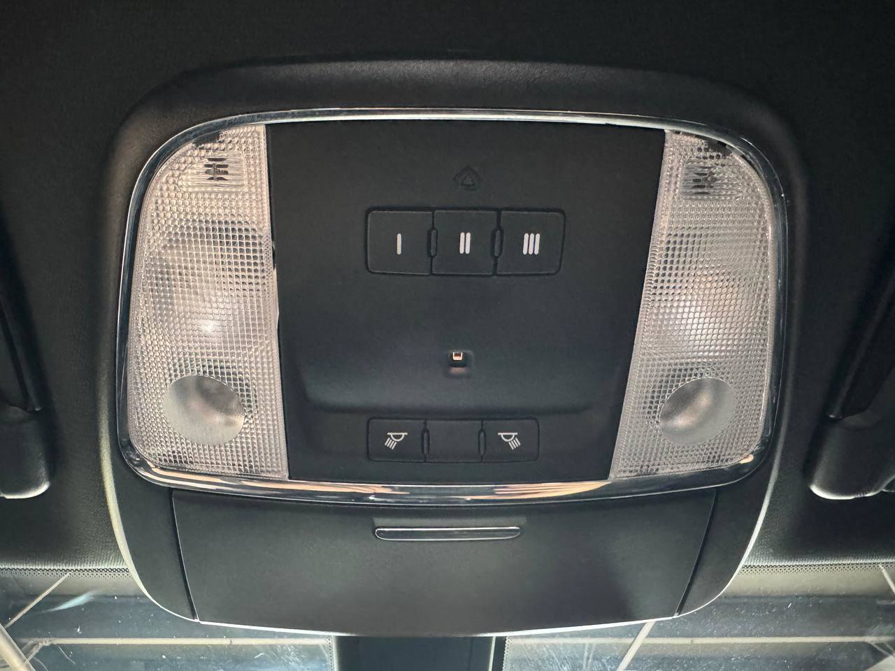 Used 2015 Dodge Charger R/T w/ Plus Group RWD image 30
