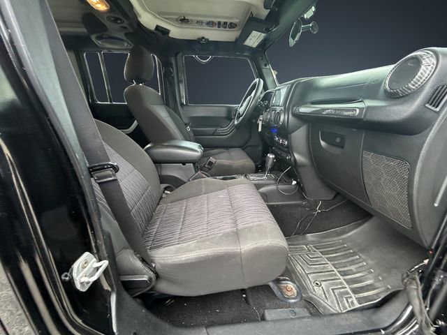 Used 2012 Jeep Wrangler Unlimited Rubicon w/ Dual Top Group image 15