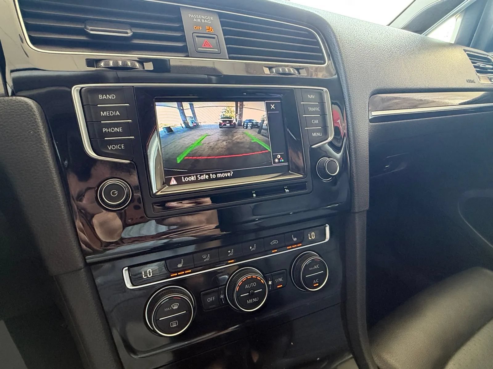 Used 2015 Volkswagen Golf TDI SEL FWD image 38