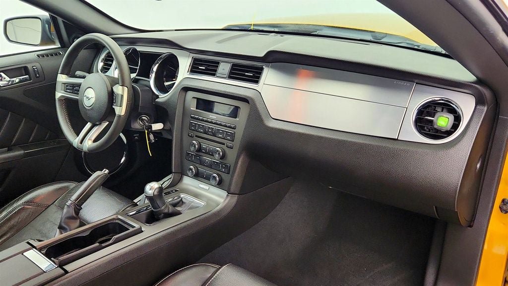 Used 2010 Ford Mustang Coupe RWD image 22
