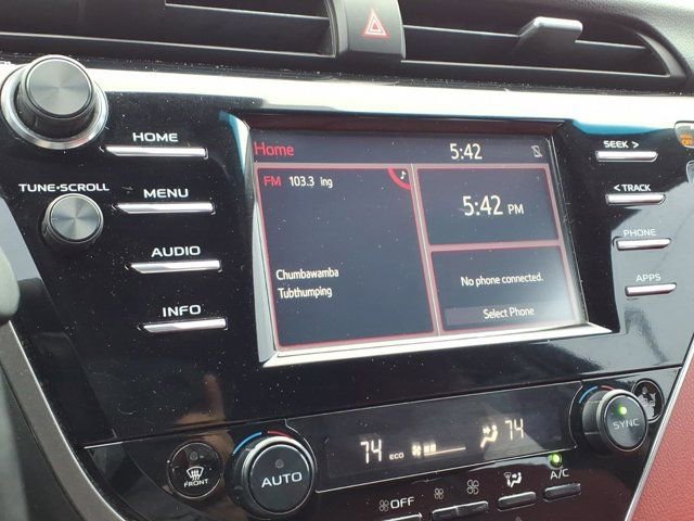 Used 2018 Toyota Camry XSE FWD image 10