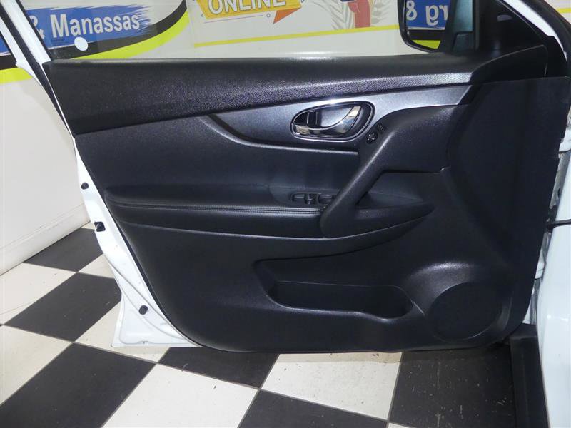 Used 2017 Nissan Rogue SV AWD/4WD image 21