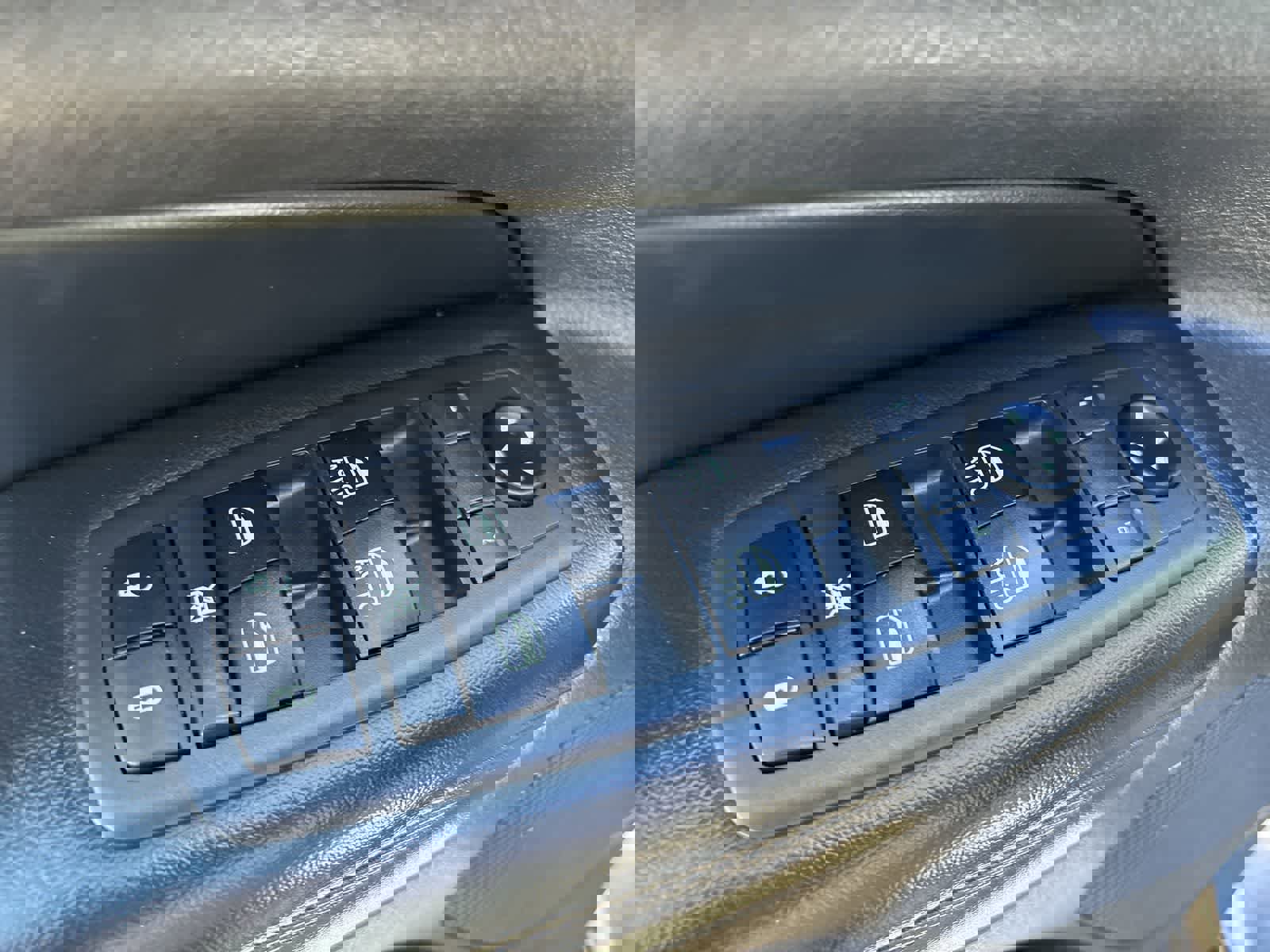 Used 2019 Jeep Grand Cherokee Limited w/ Trailer Tow Group IV image 9