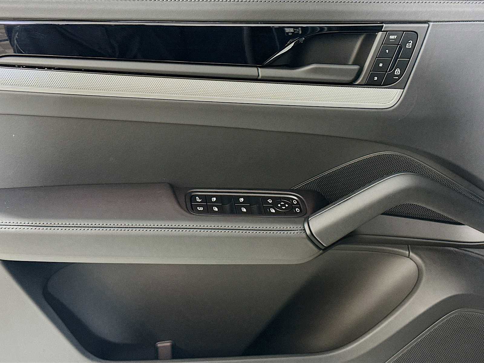 New 2026 Porsche Cayenne E-Hybrid image 11