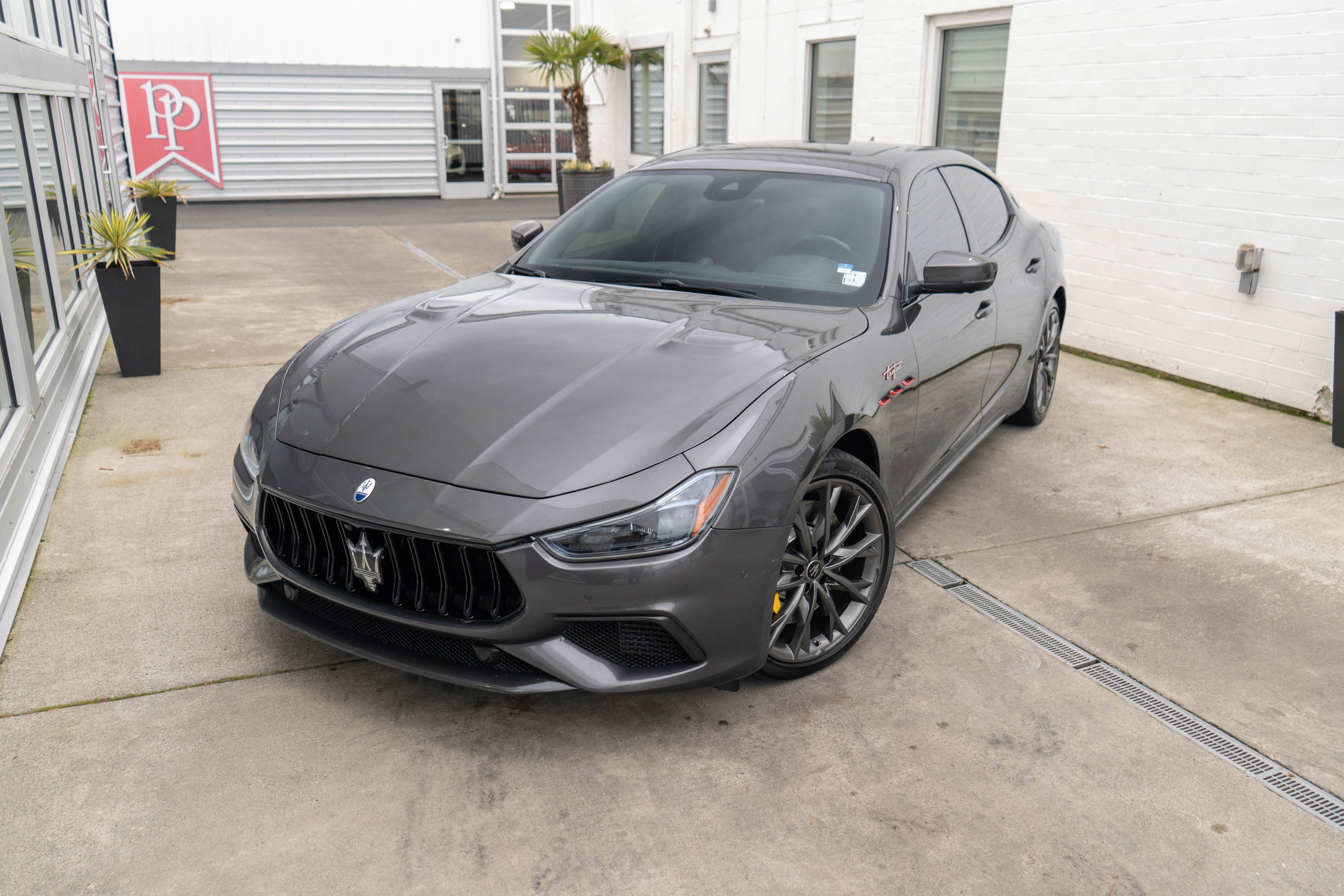 Used 2022 Maserati Ghibli Trofeo image 3