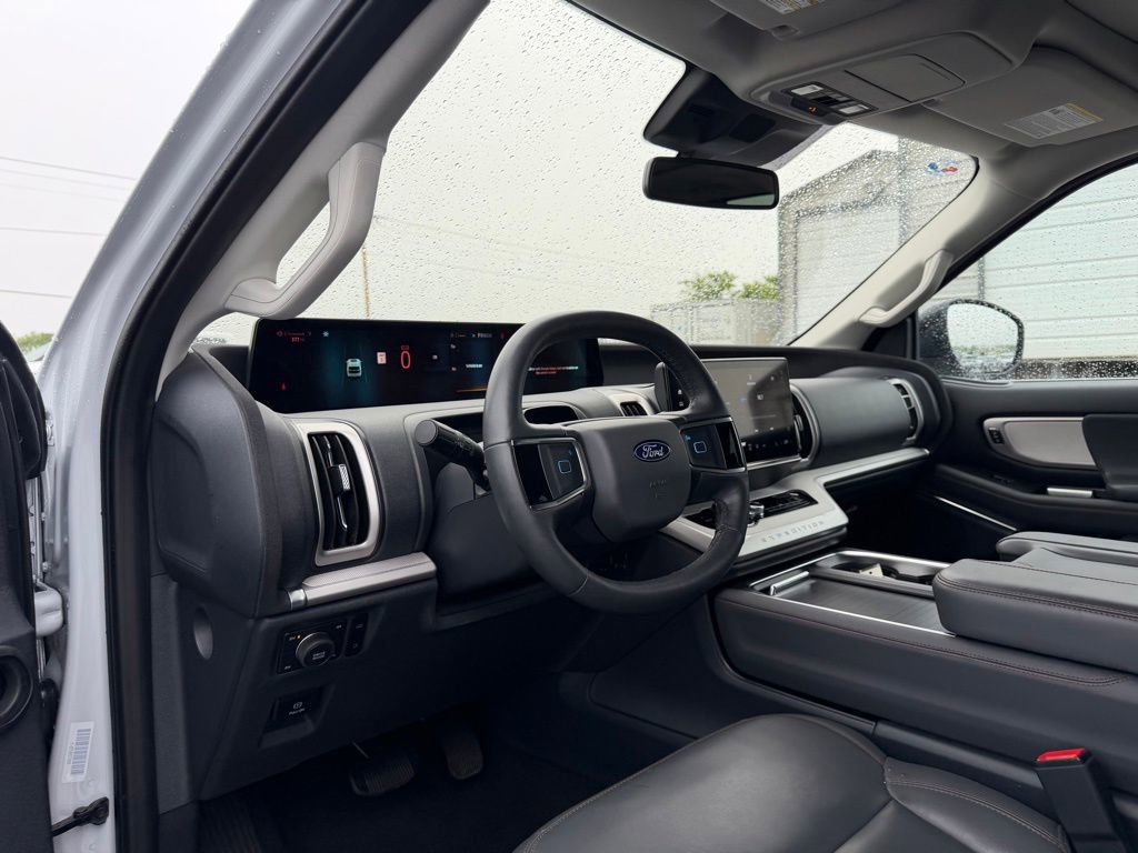 Used 2025 Ford Expedition Max Active AWD/4WD image 11
