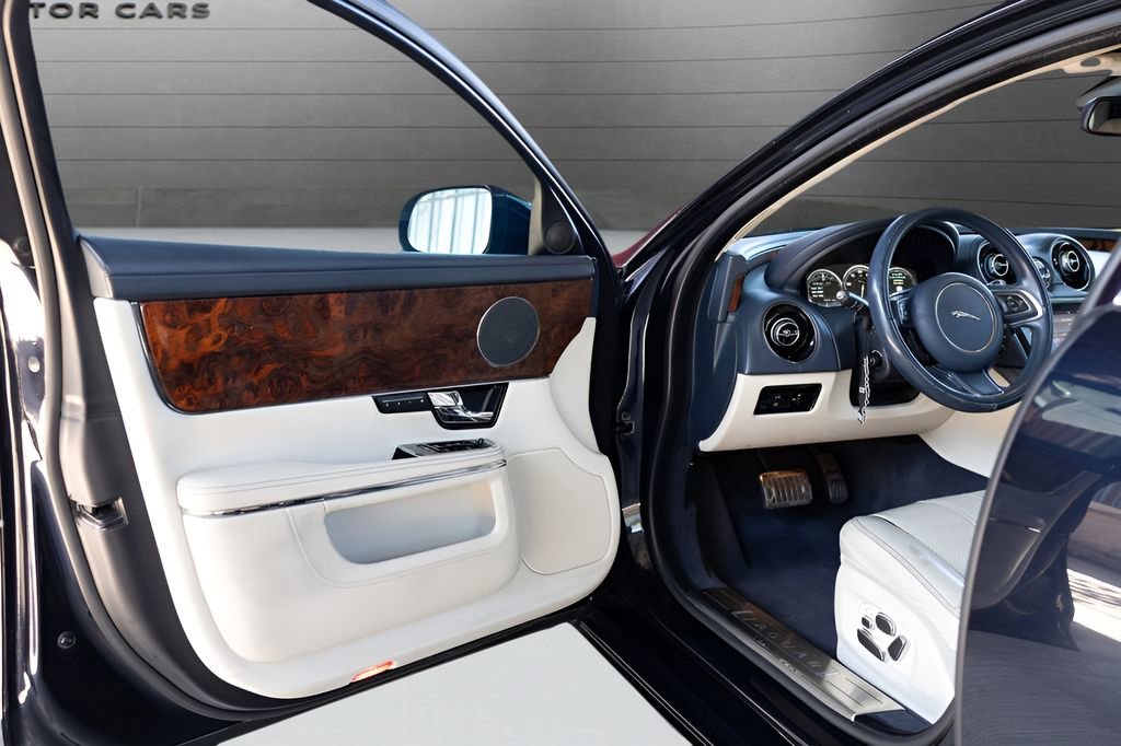 Used 2012 Jaguar XJ L RWD image 34