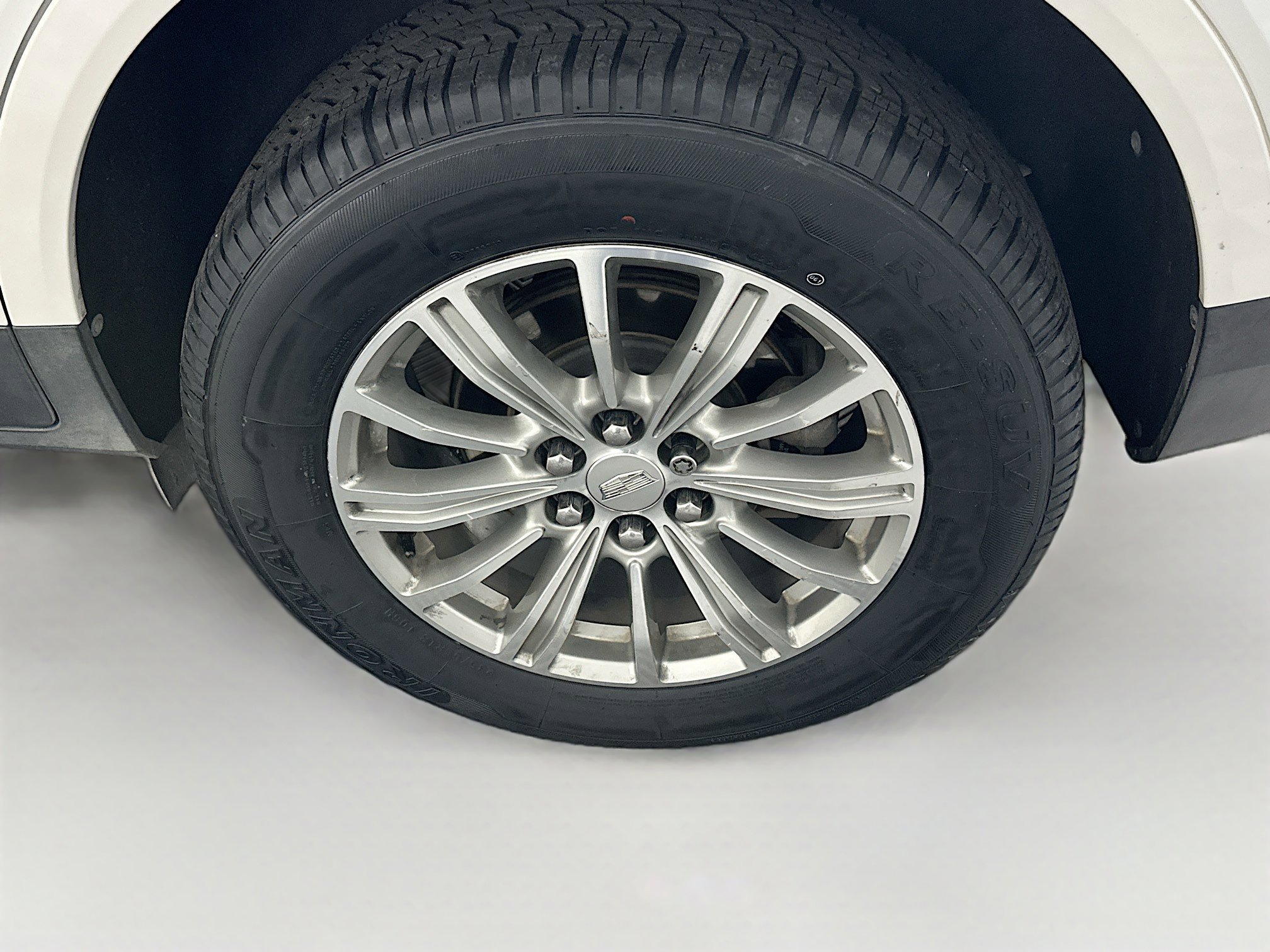 Used 2018 Cadillac XT5 Luxury w/ Driver Awareness Package FWD image 11