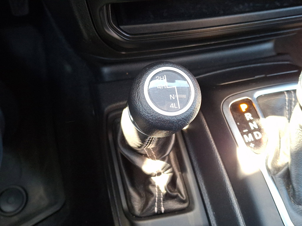 Used 2022 Jeep Wrangler Unlimited Sahara w/ Cold Weather Group AWD/4WD image 31