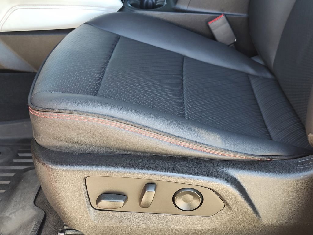 Used 2024 GMC Canyon AT4X AWD/4WD image 25