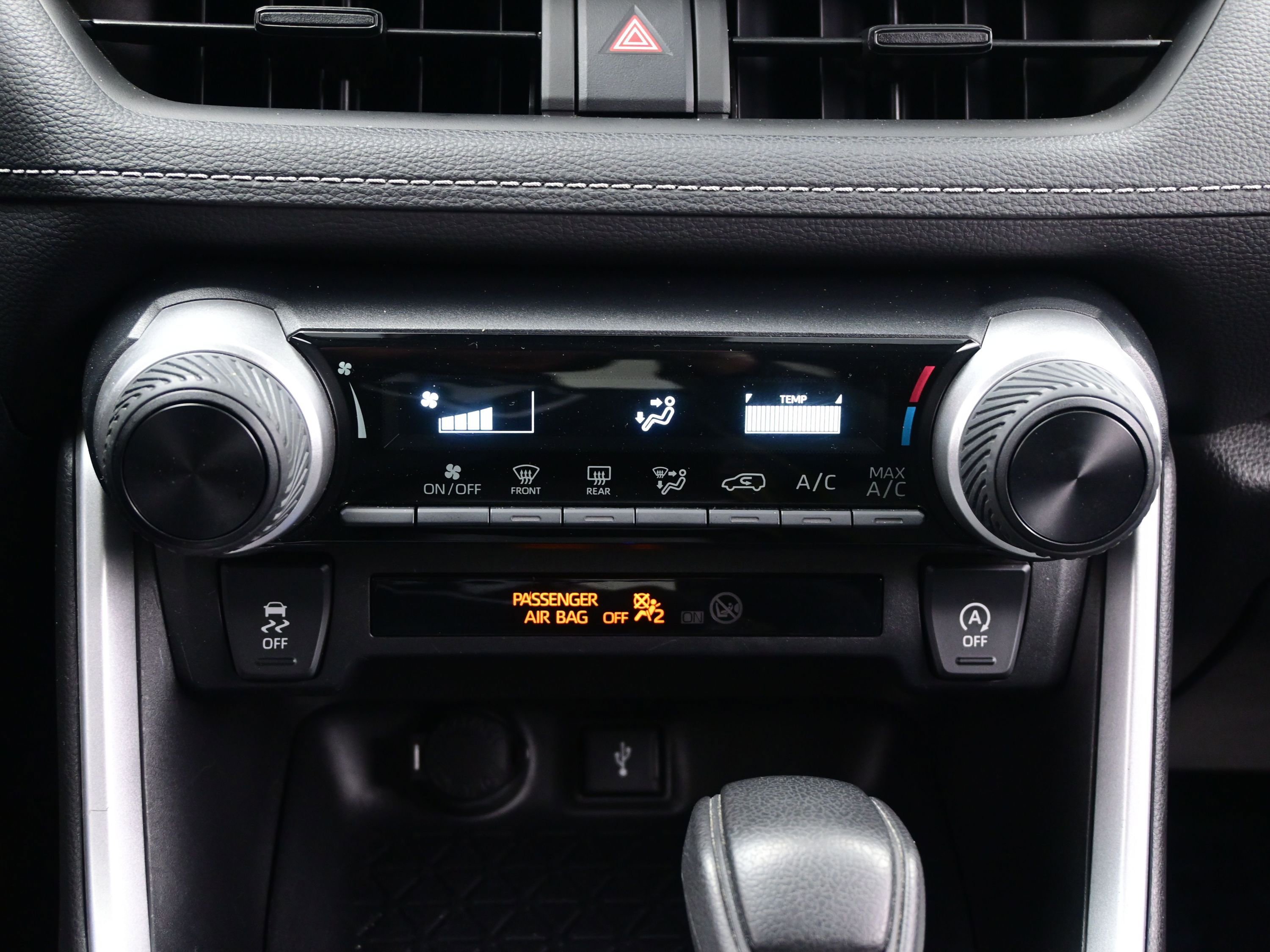 Used 2022 Toyota RAV4 LE AWD/4WD image 19