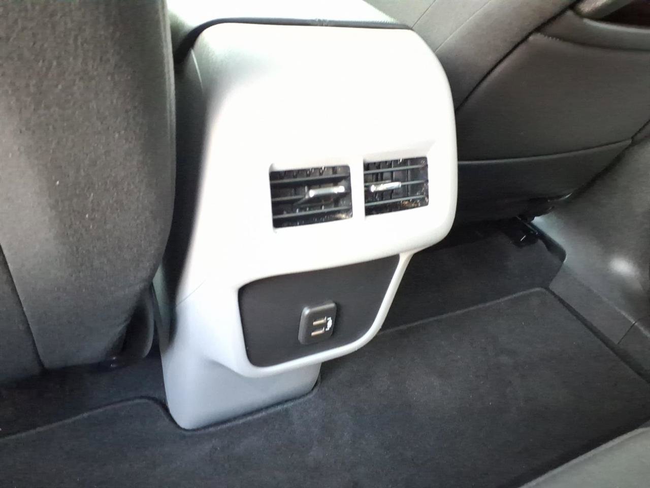 Used 2022 GMC Terrain SLE w/ Driver Convenience Package image 9