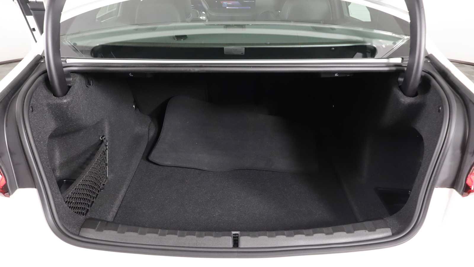 Used 2024 BMW 330i xDrive Sedan w/ Premium Package AWD/4WD image 31