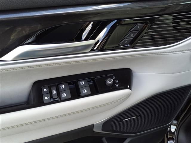 Used 2024 Jeep Wagoneer 4WD w/ Premium Group I image 13