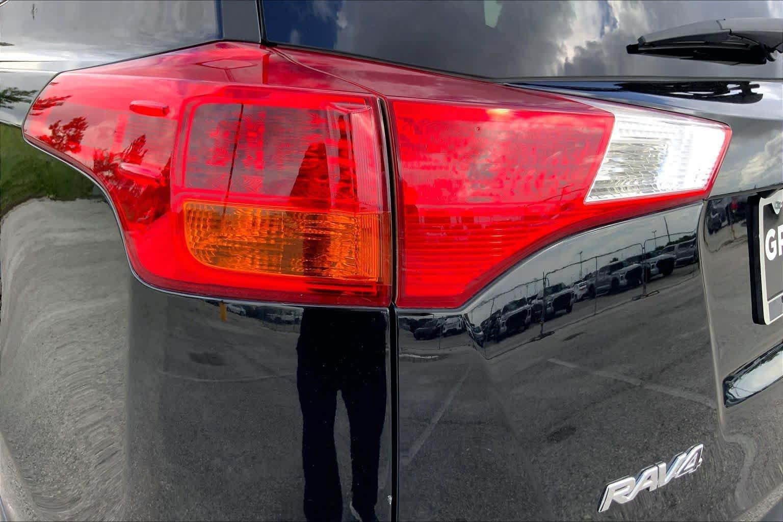 Used 2014 Toyota RAV4 LE FWD image 28