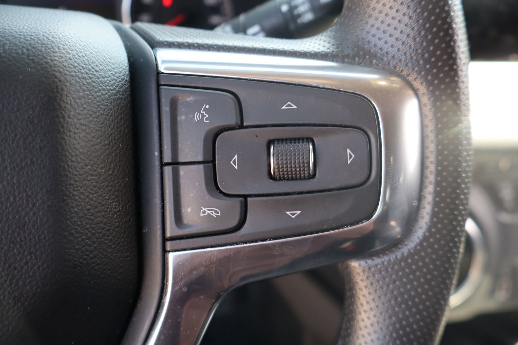 Used 2024 Chevrolet Blazer LT w/ Convenience Package FWD image 16