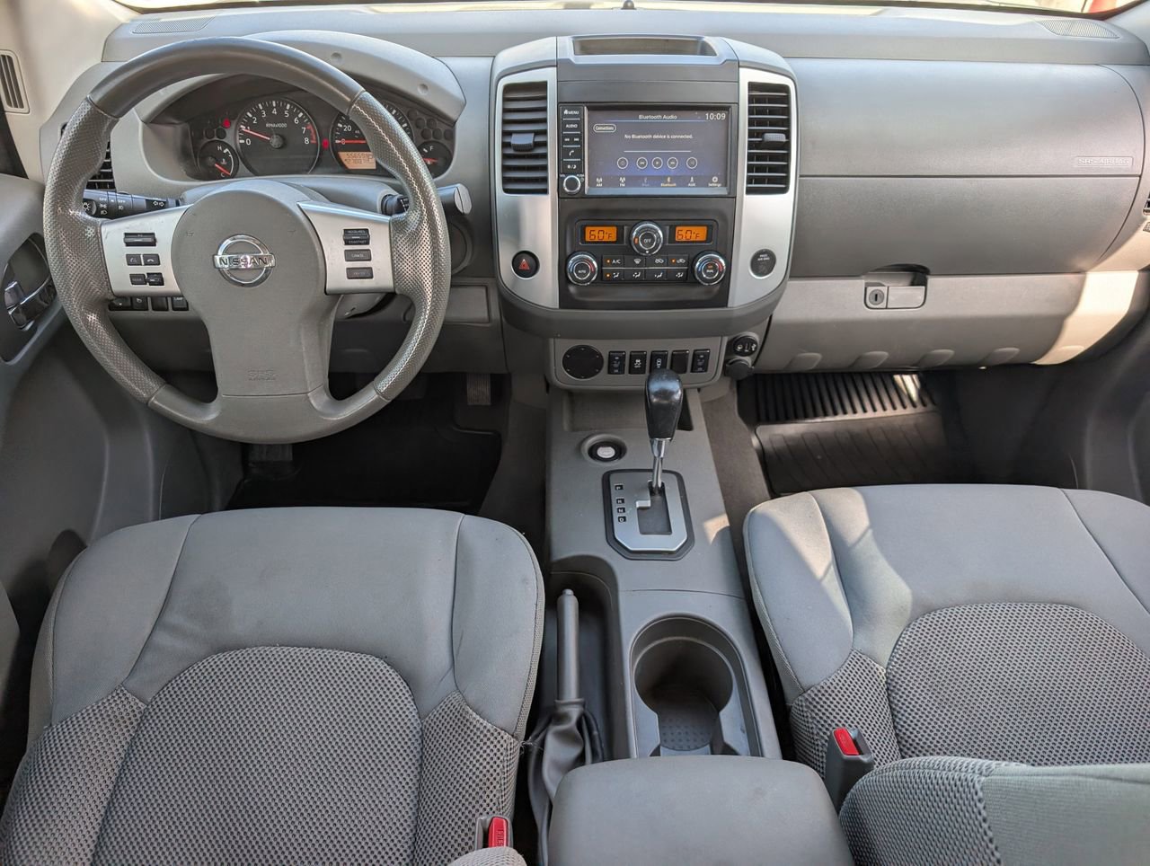 Certified 2020 Nissan Frontier SV w/ Midnight Edition Floor Mats RWD image 9