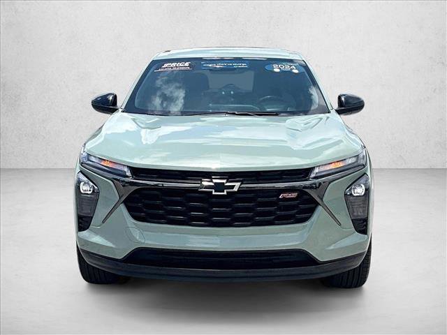 Used 2024 Chevrolet Trax RS w/ Driver Confidence Package FWD video 3