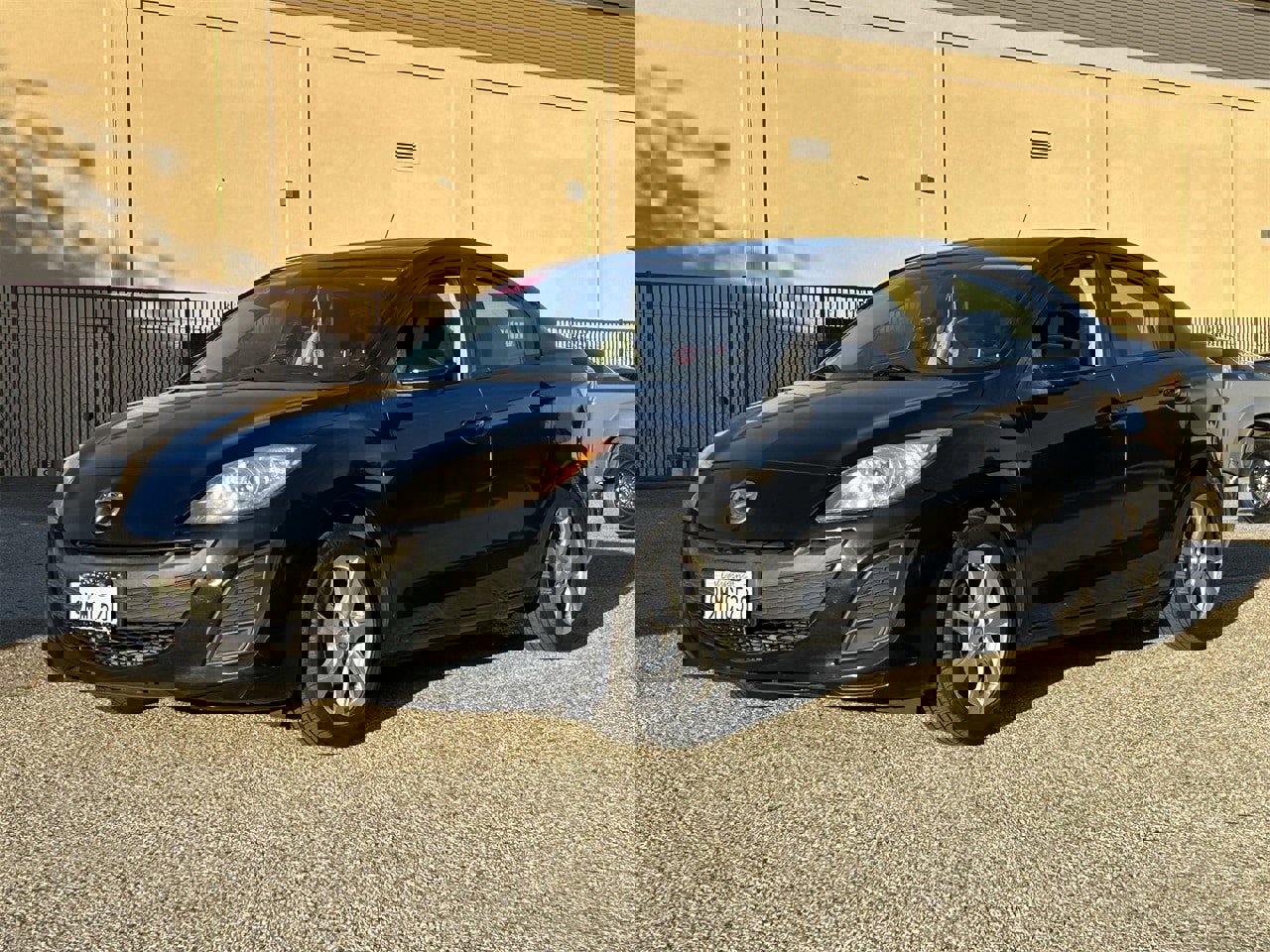 Used 2010 MAZDA MAZDA3 i Touring image 2