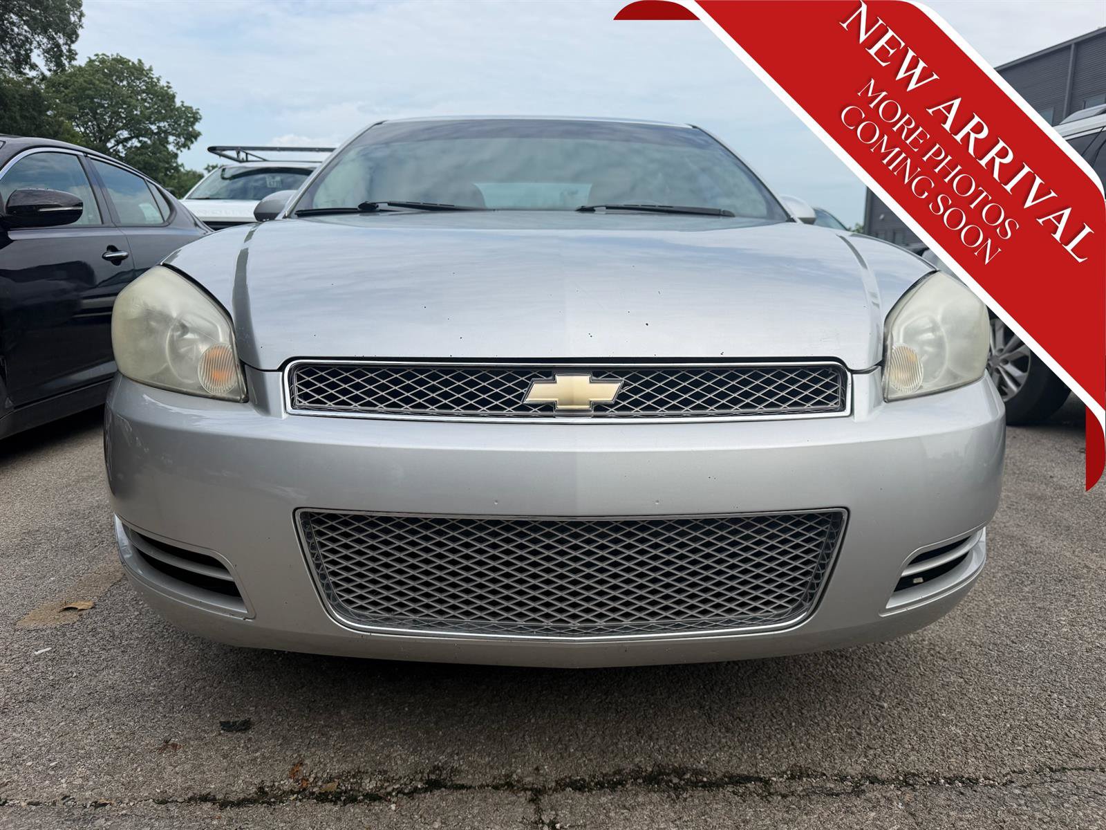 Used 2012 Chevrolet Impala LT w/ LT Sunroof Package FWD image 3