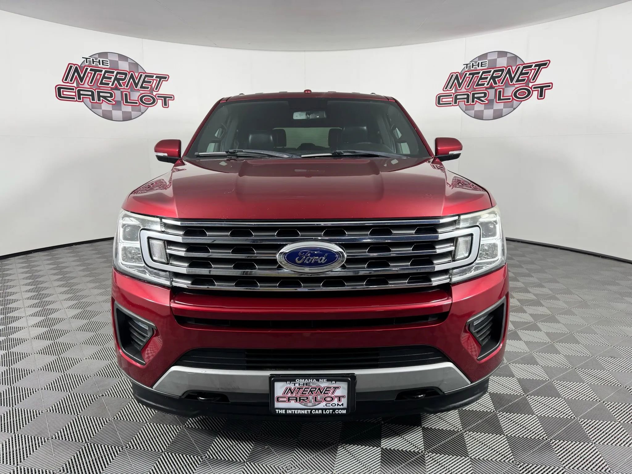 Used 2019 Ford Expedition XLT w/ Equipment Group 201A image 2