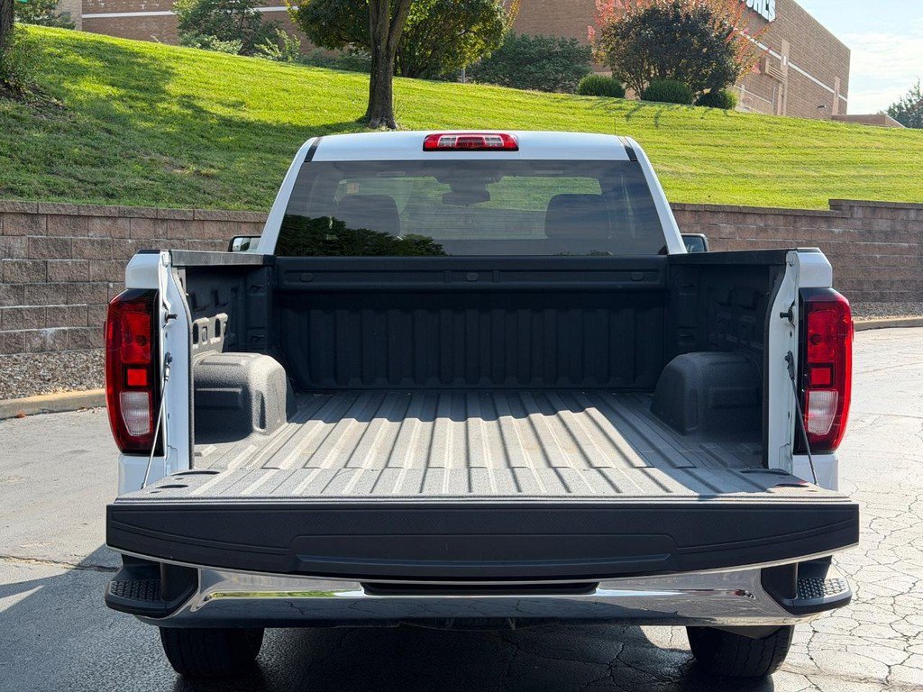 Used 2024 GMC Sierra 1500 Pro w/ Convenience Package AWD/4WD image 4
