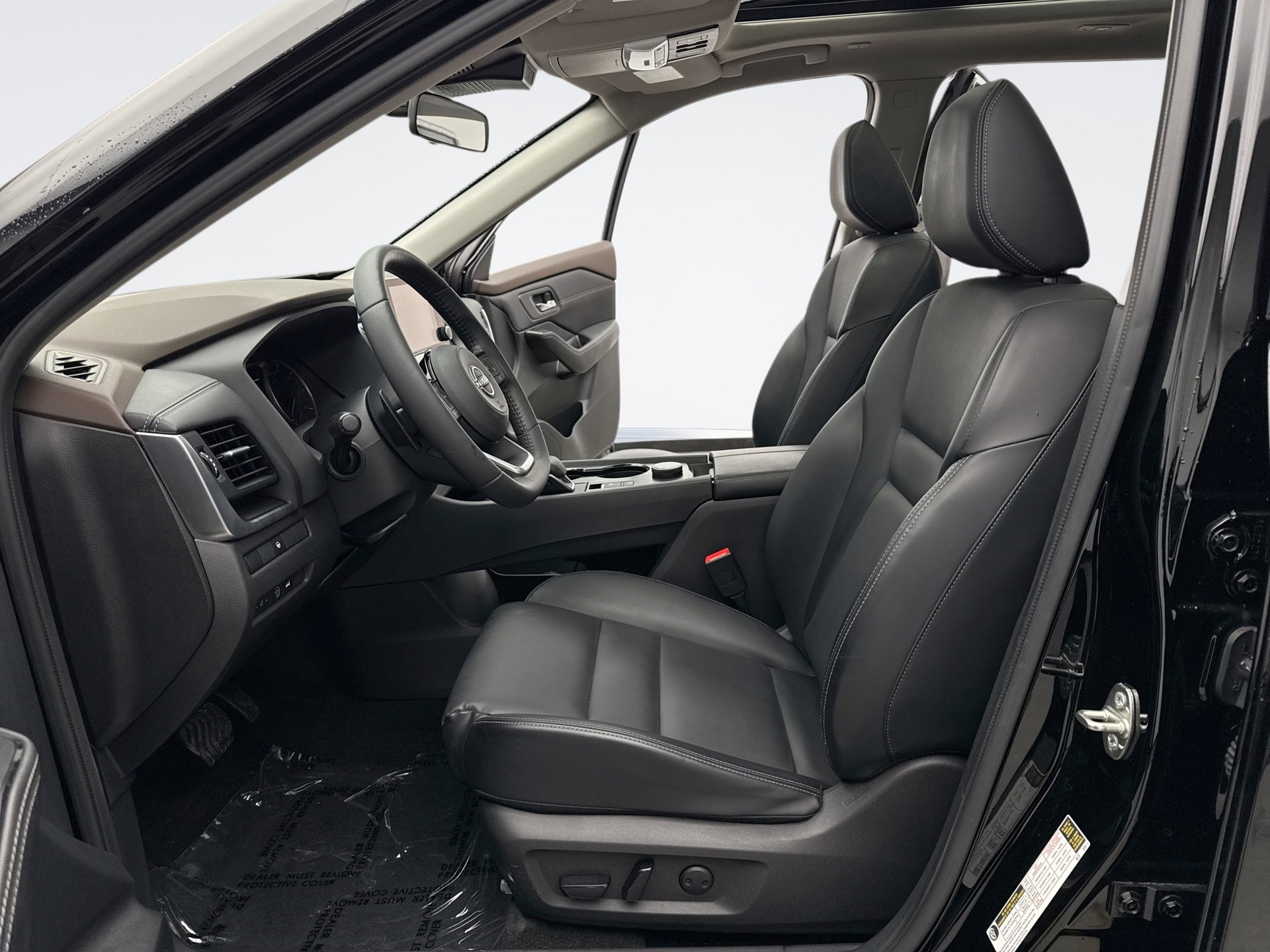 Used 2023 Nissan Rogue SV w/ SV Premium B Package image 11