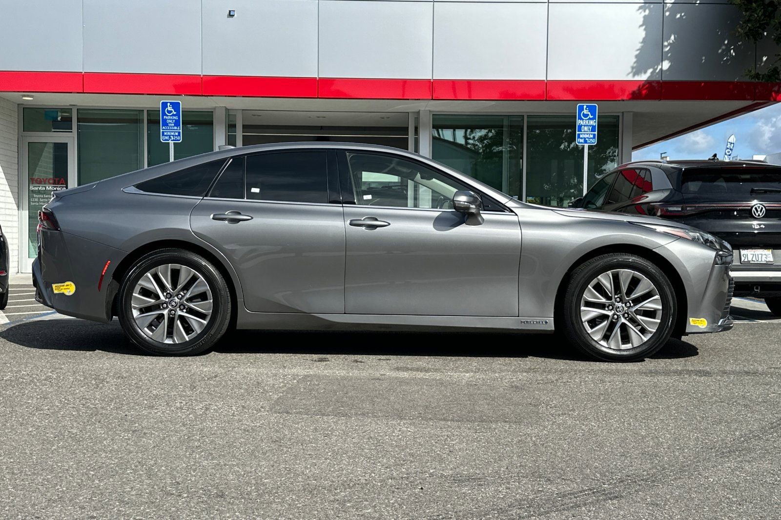 Certified 2021 Toyota Mirai XLE w/ Advanced Technology Package image 3