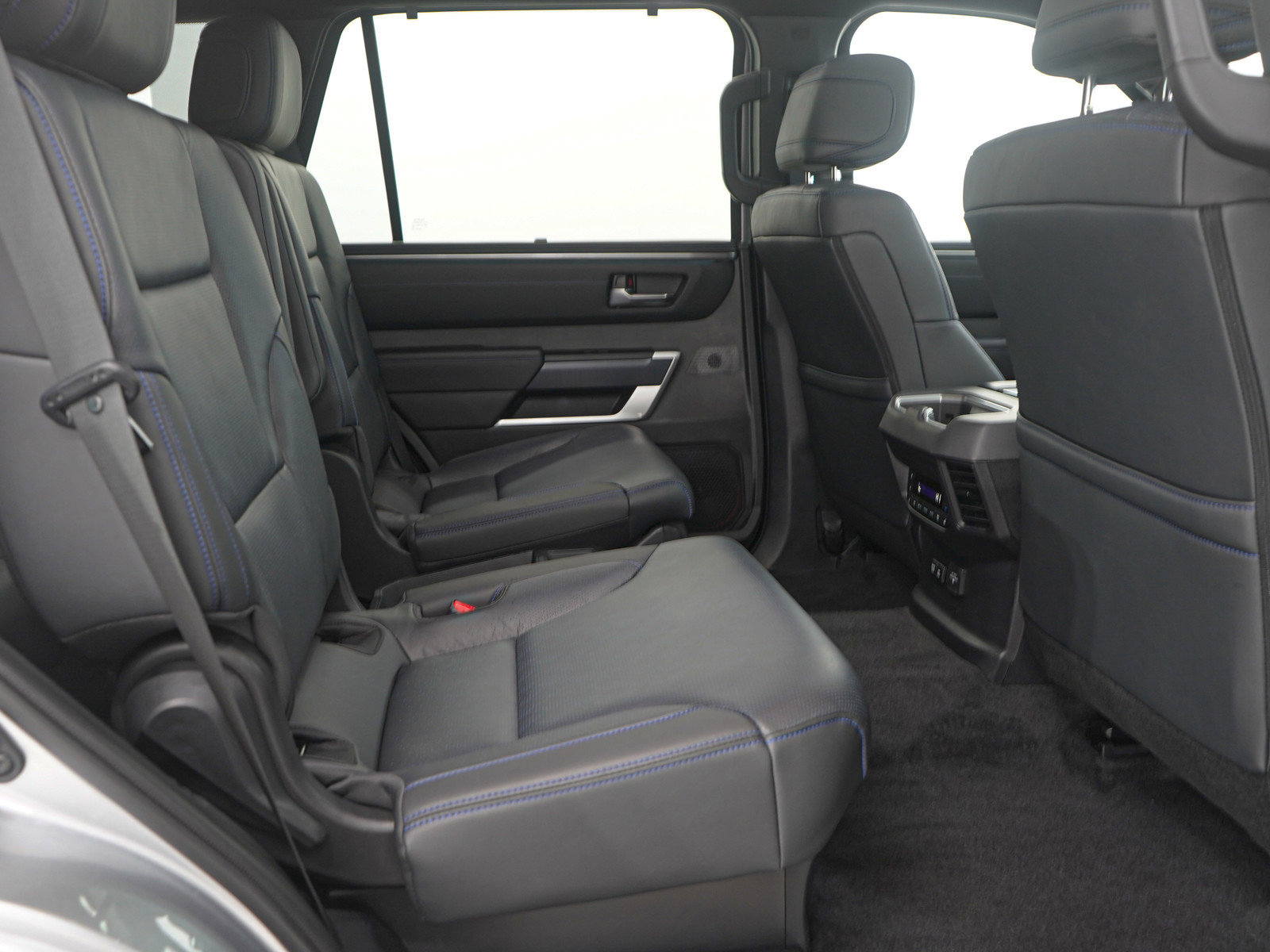 Used 2025 Toyota Sequoia Platinum image 15