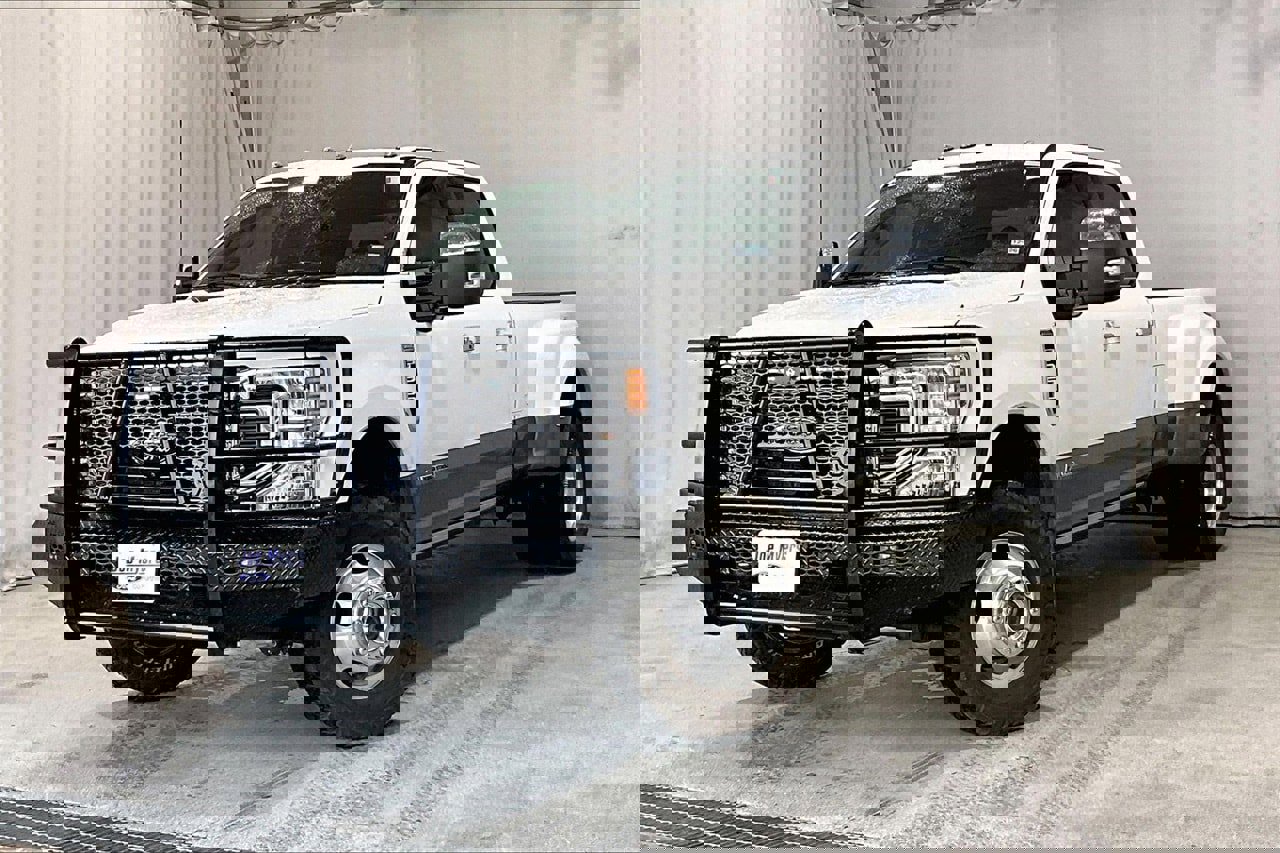 Used 2022 Ford F350 King Ranch w/ Chrome Package image 2