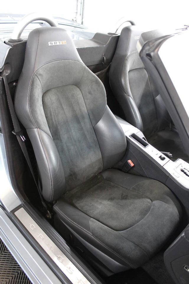 Used 2005 Chrysler Crossfire SRT-6 image 23