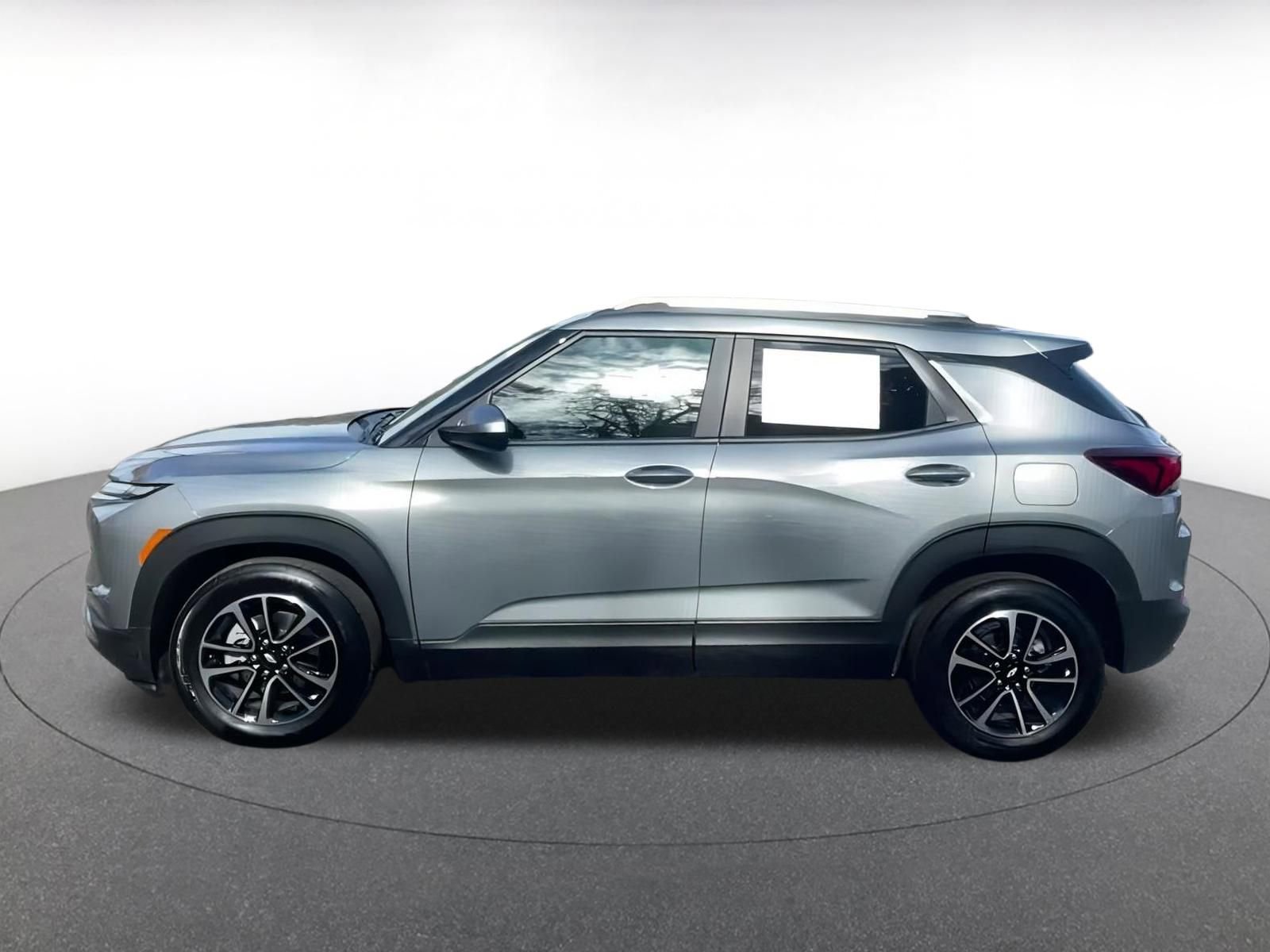 Used 2025 Chevrolet TrailBlazer LT image 9