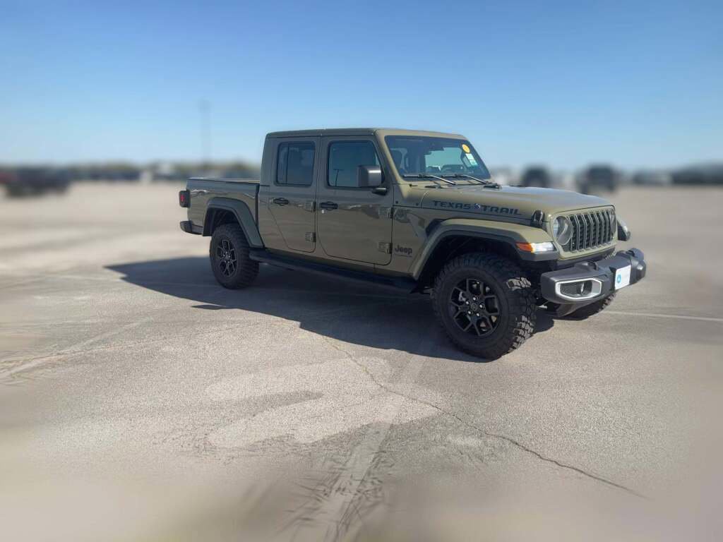 New 2025 Jeep Gladiator Sport image 16