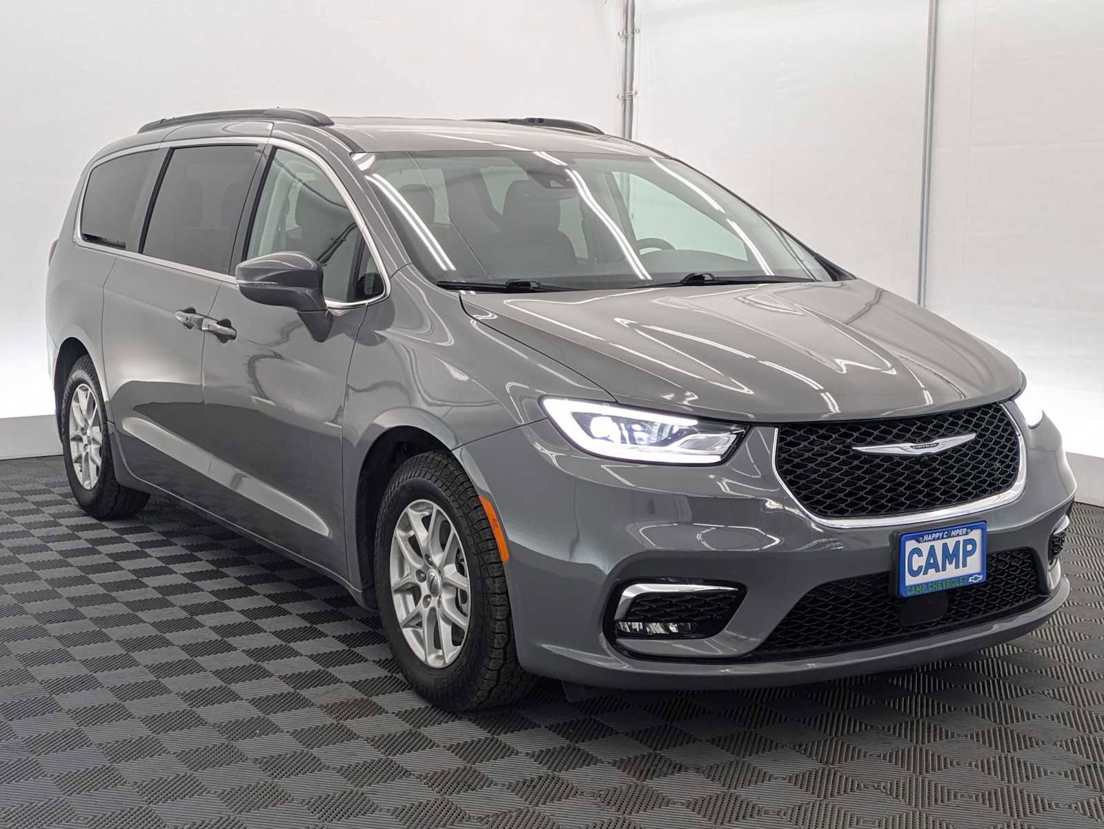 Used 2022 Chrysler Pacifica Touring-L FWD image 8
