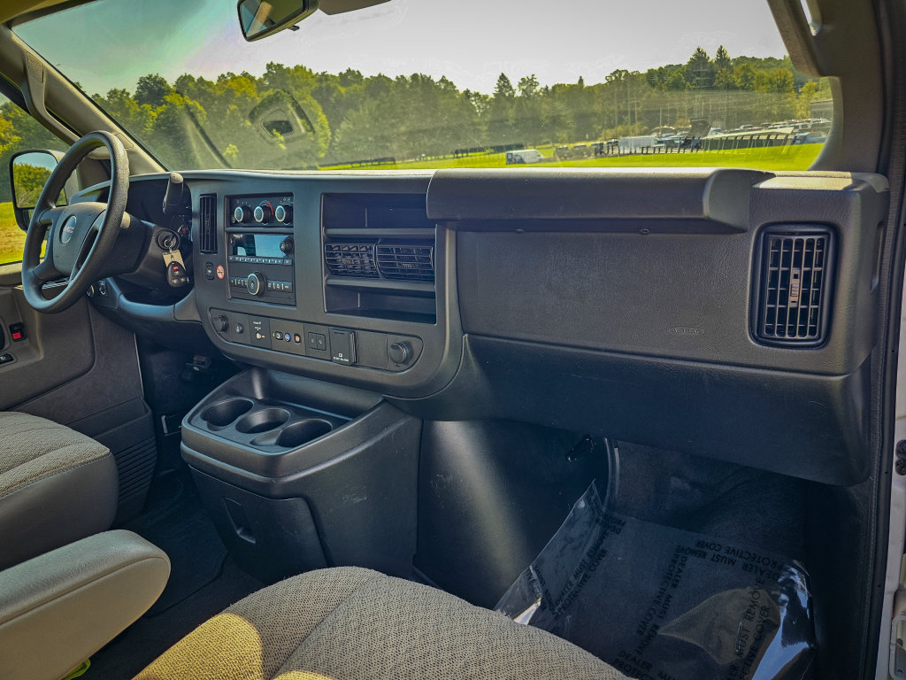 Used 2025 GMC Savana 3500 LT w/ LT Preferred Equipment Group RWD image 30