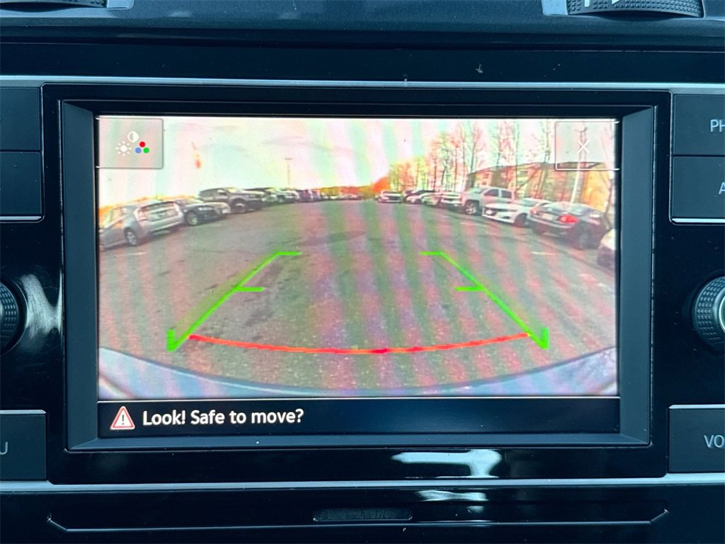 Used 2021 Volkswagen Golf 4-Door image 23