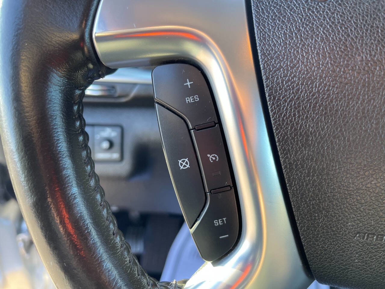 Used 2015 Chevrolet Traverse LT image 20