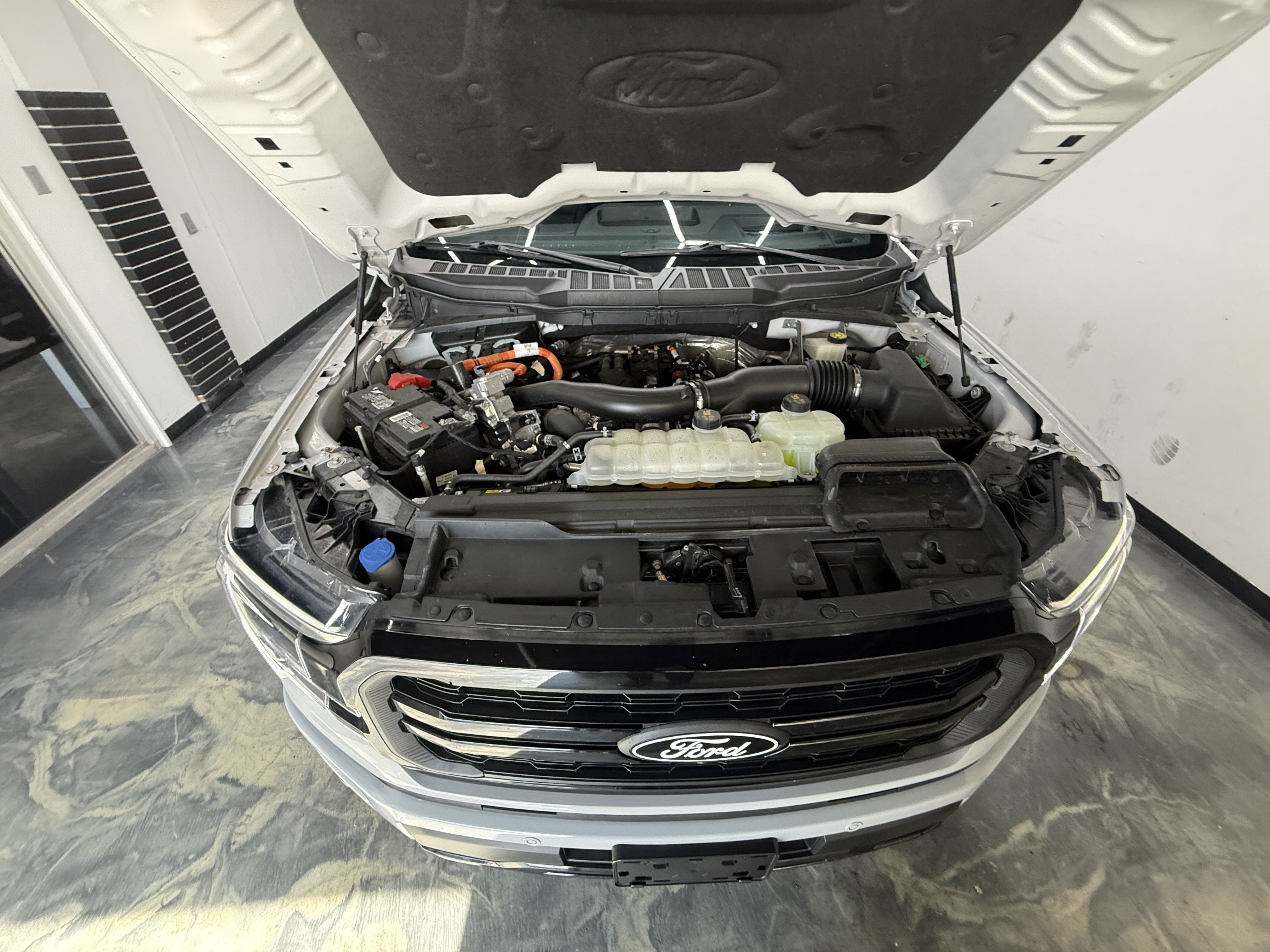 Used 2024 Ford F150 Lariat w/ Equipment Group 502A High AWD/4WD image 28