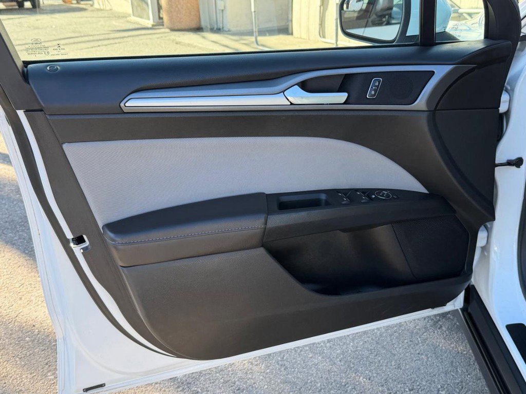 Used 2014 Ford Fusion S image 15