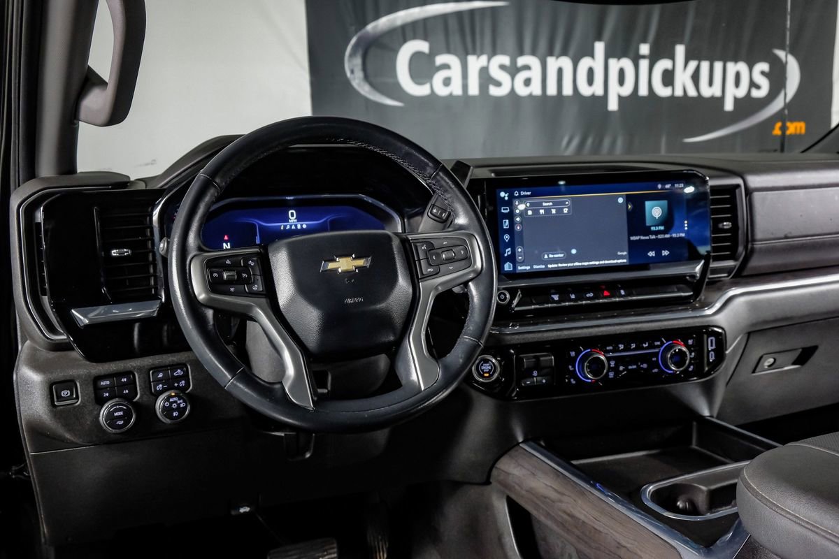 Used 2024 Chevrolet Silverado 3500 LTZ w/ LTZ Convenience Package image 16