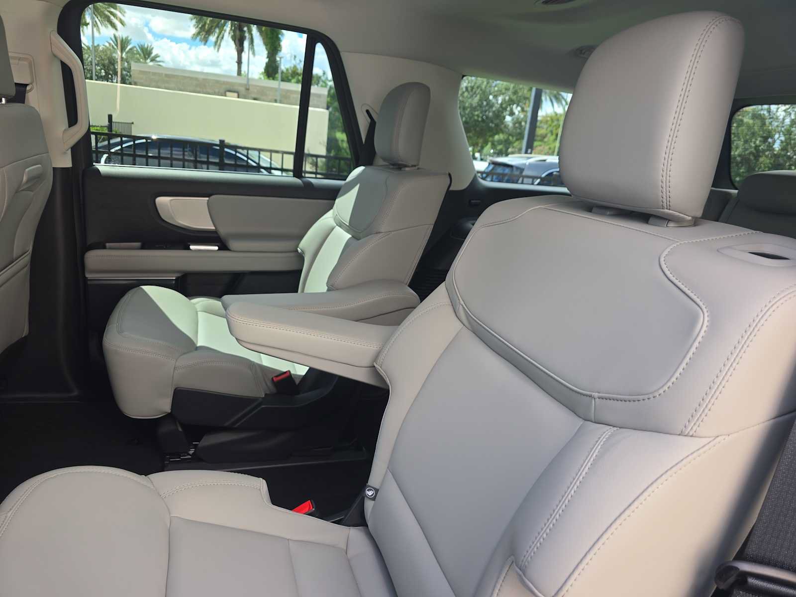 Used 2026 Ford Expedition Active RWD image 19