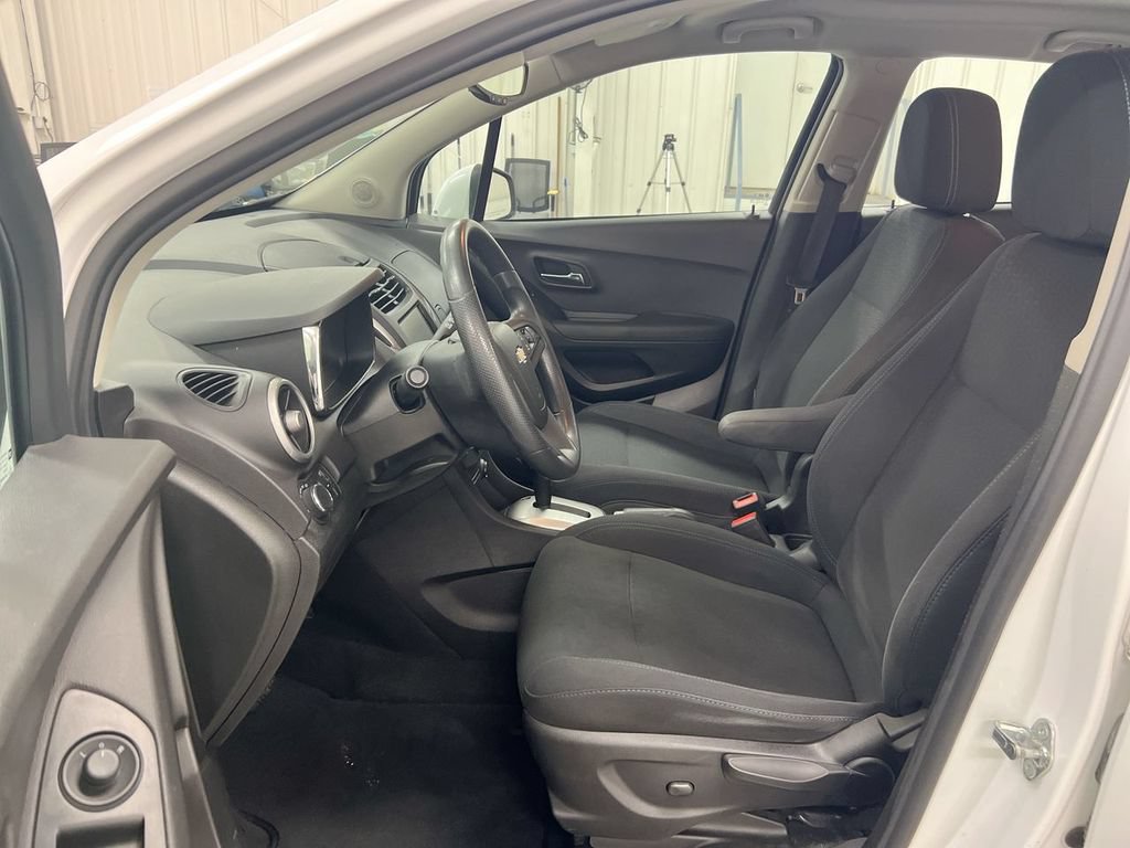 Used 2016 Chevrolet Trax LS FWD image 19