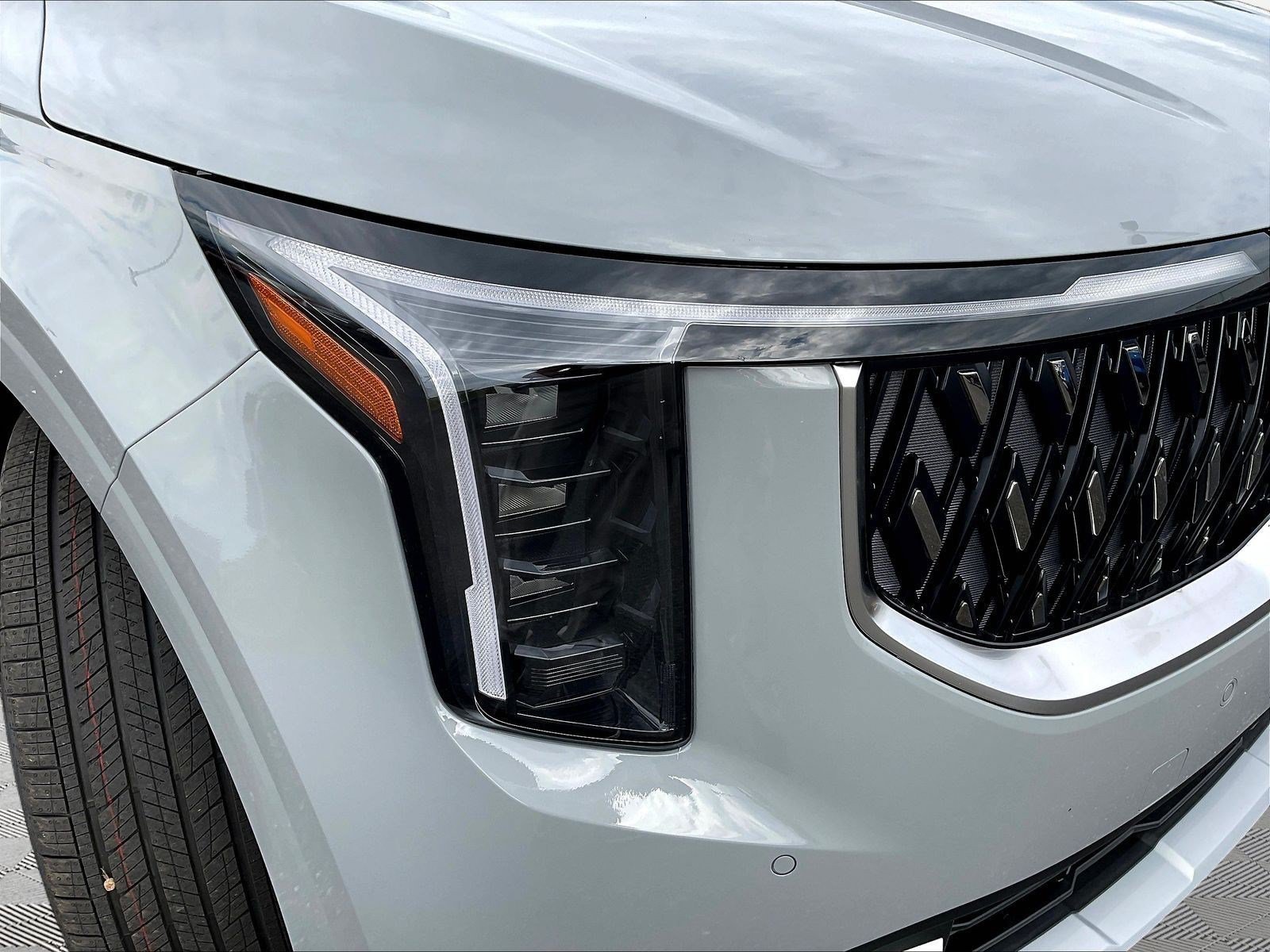 New 2027 Kia Carnival EX FWD image 8