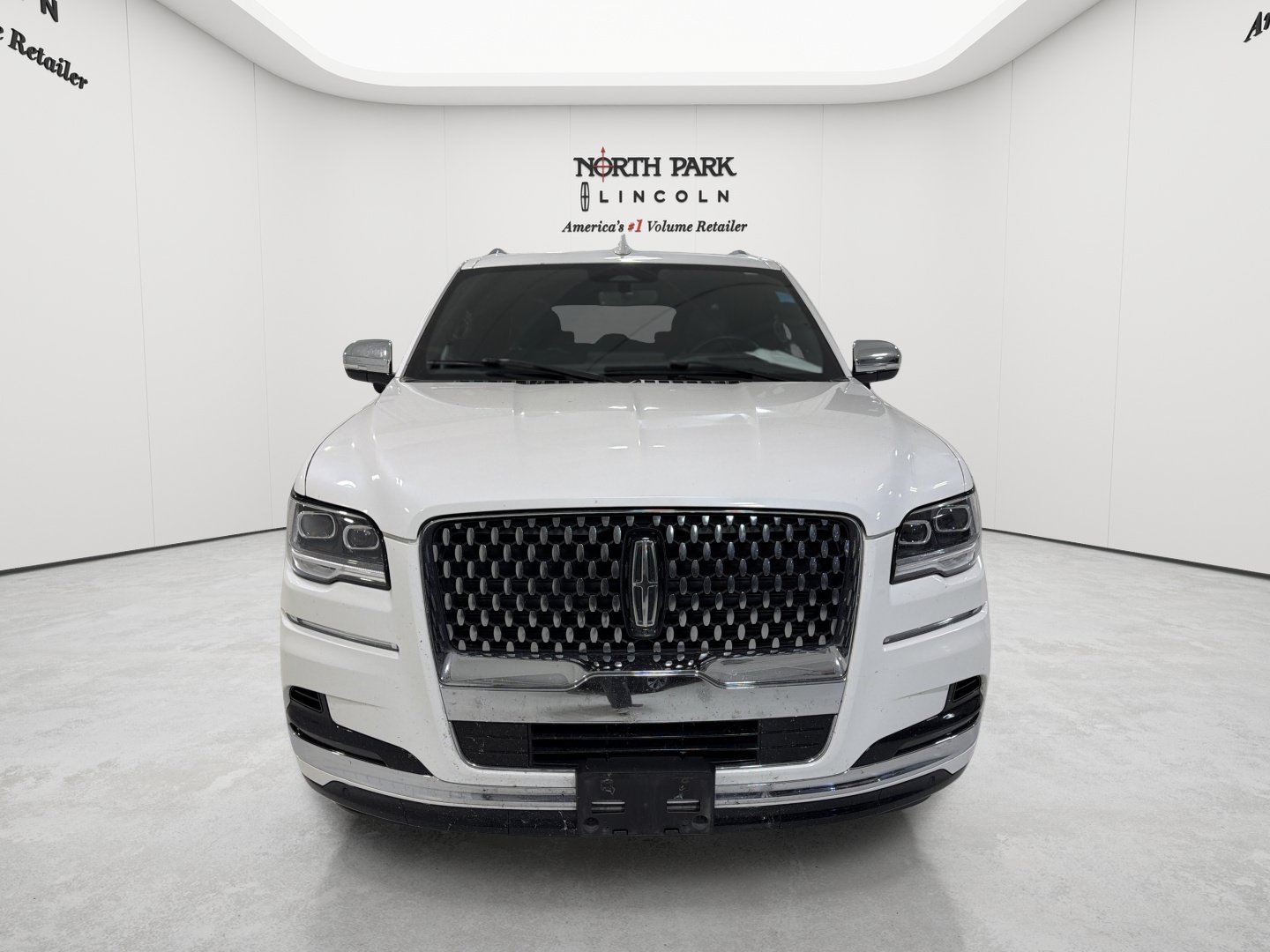 Used 2023 Lincoln Navigator L Black Label AWD/4WD image 8