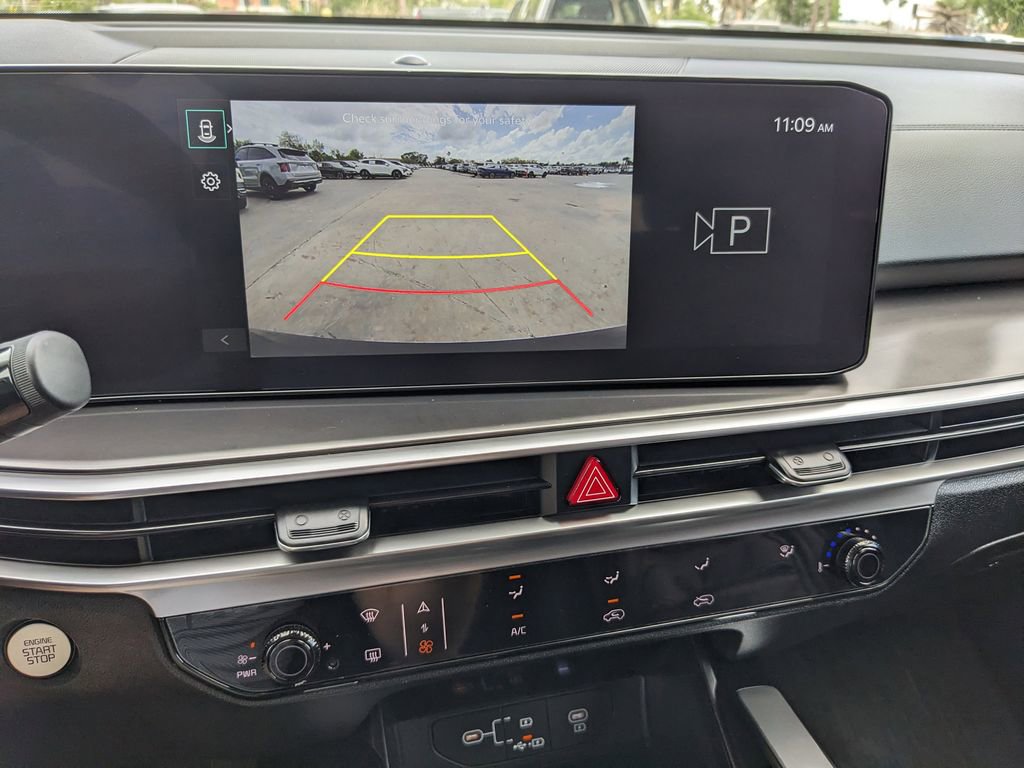 Certified 2024 Kia Sorento LX image 25