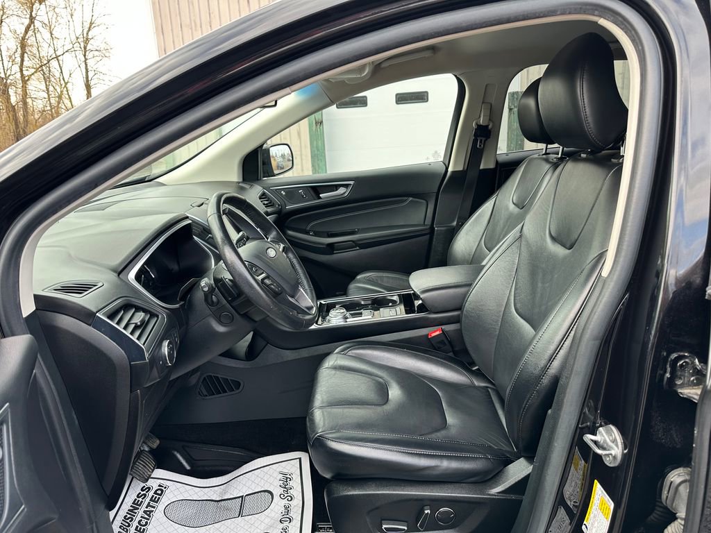 Used 2019 Ford Edge Titanium AWD/4WD image 22